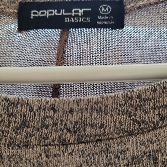 Popular basics . Size medium . 3/4 ruffle sleeve dress - Picture 3 of 4